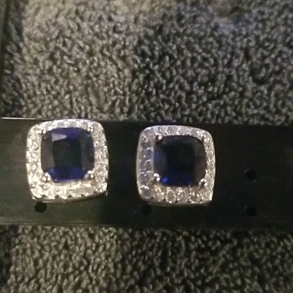 2 pair earrings